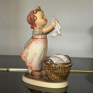 Vintage Hummel “Wash Day” Figurine